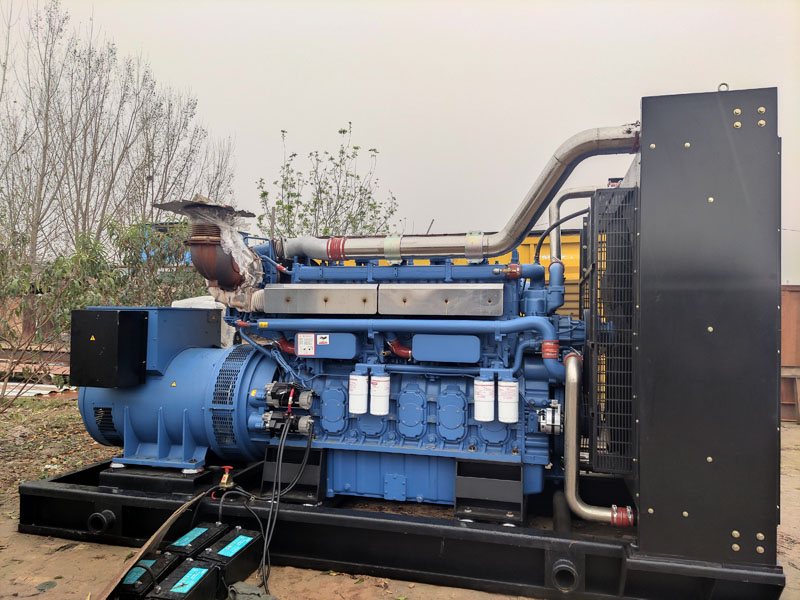 延边朝鲜族柴油发电机组更换机油时，应遵循哪些步骤？